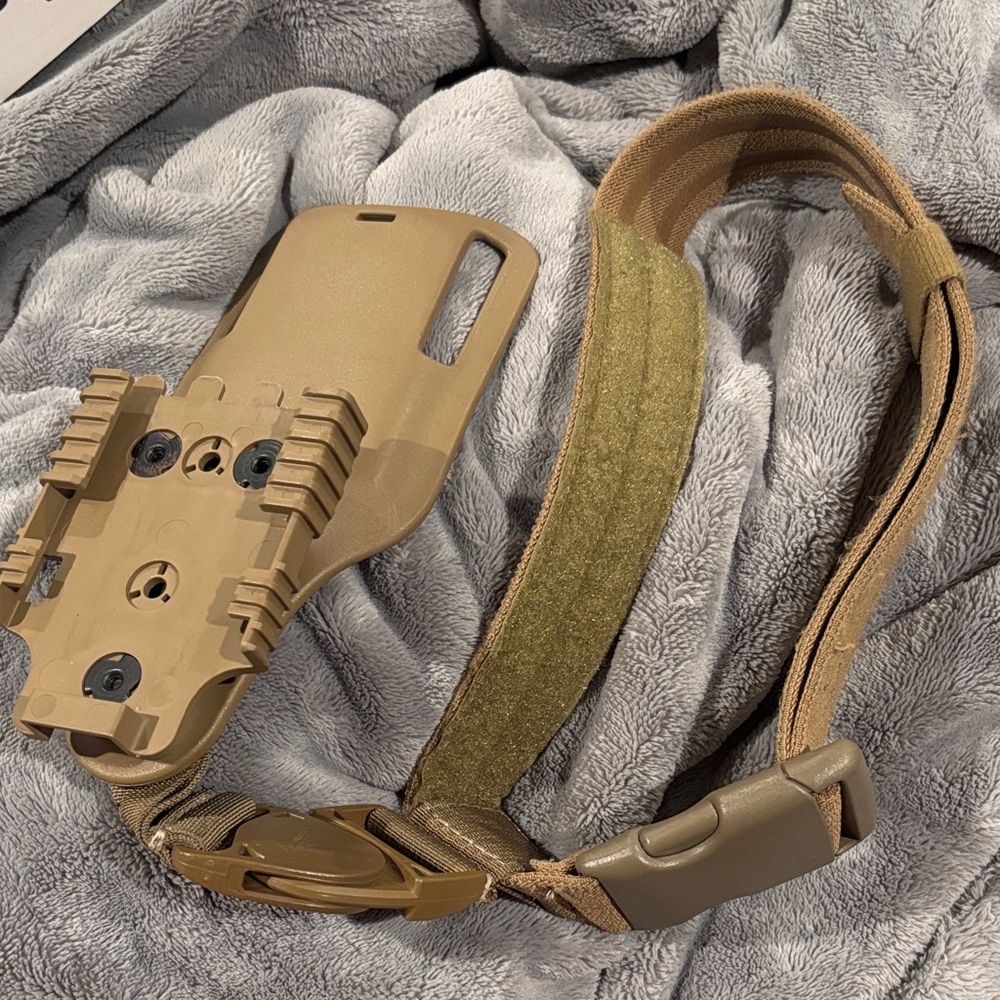 QLS leg attachment with leg strap
